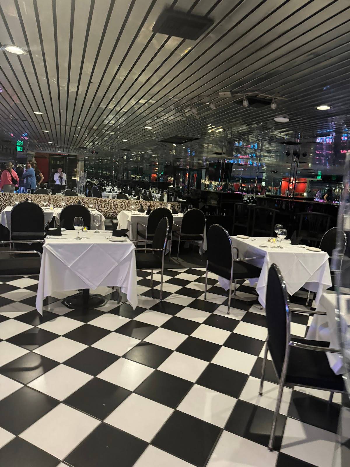 Avanti Restaurant restaurant in Phoenix - photo 4
