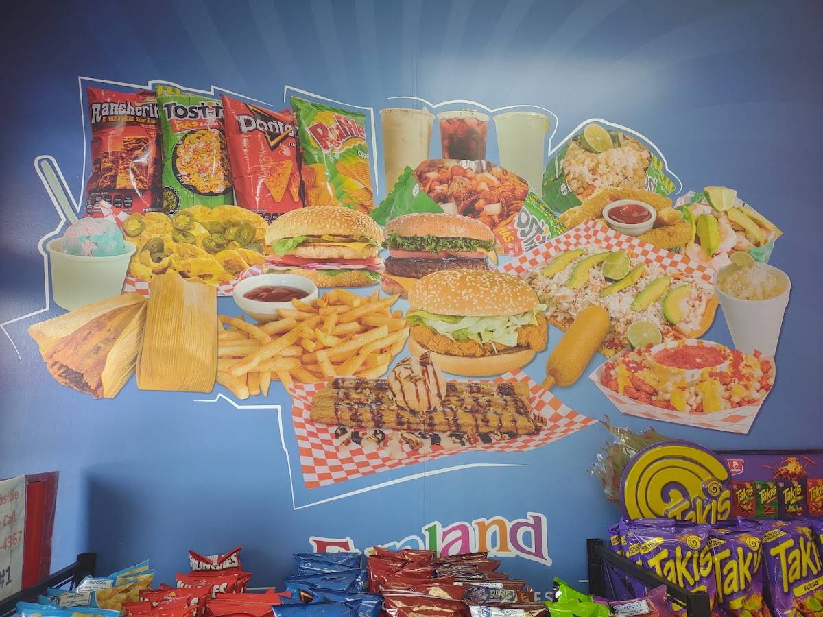 Funland Raspados & Munchies restaurant in Tucson - photo 5