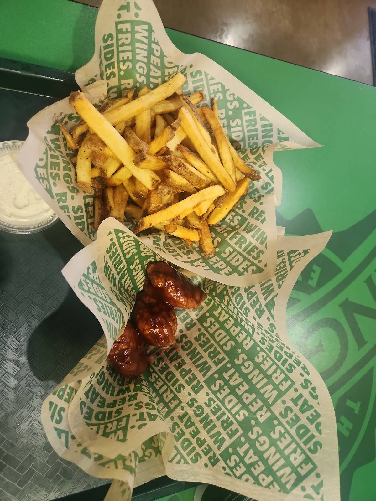 Wingstop restaurant in Tucson - photo 4