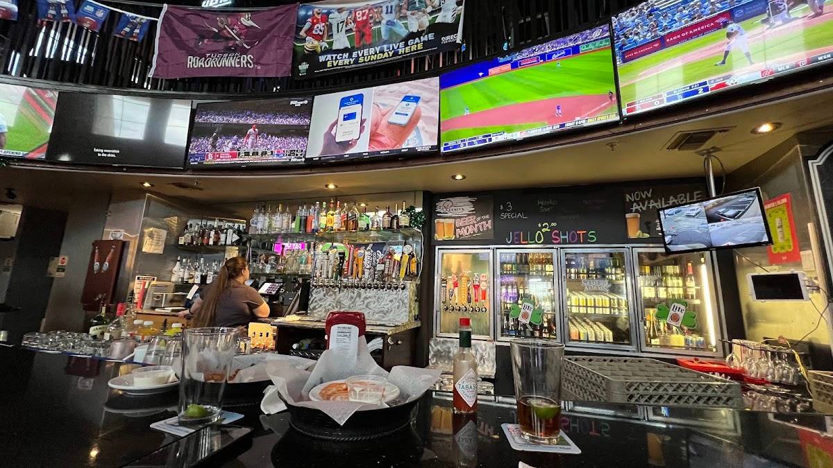 Rusty's Family Restaurant & Sports Grille restaurant in Tucson - photo 3