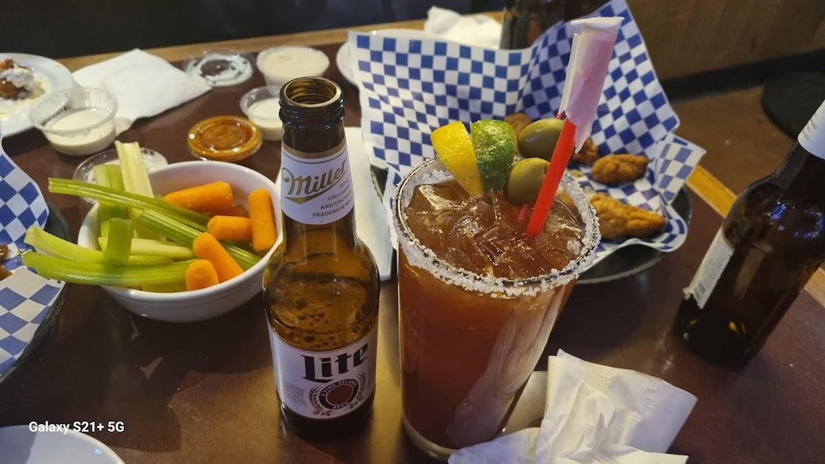Rusty's Family Restaurant & Sports Grille restaurant in Tucson - photo 5
