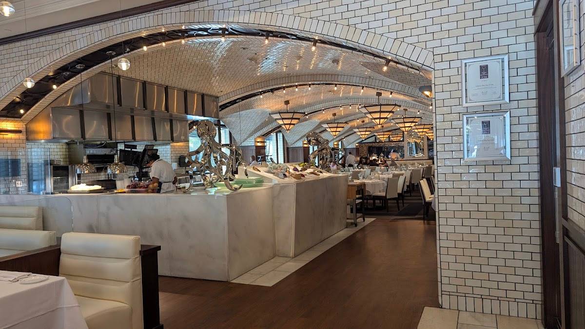 Lobster Bar Sea Grille restaurant in Fort Lauderdale - photo 2