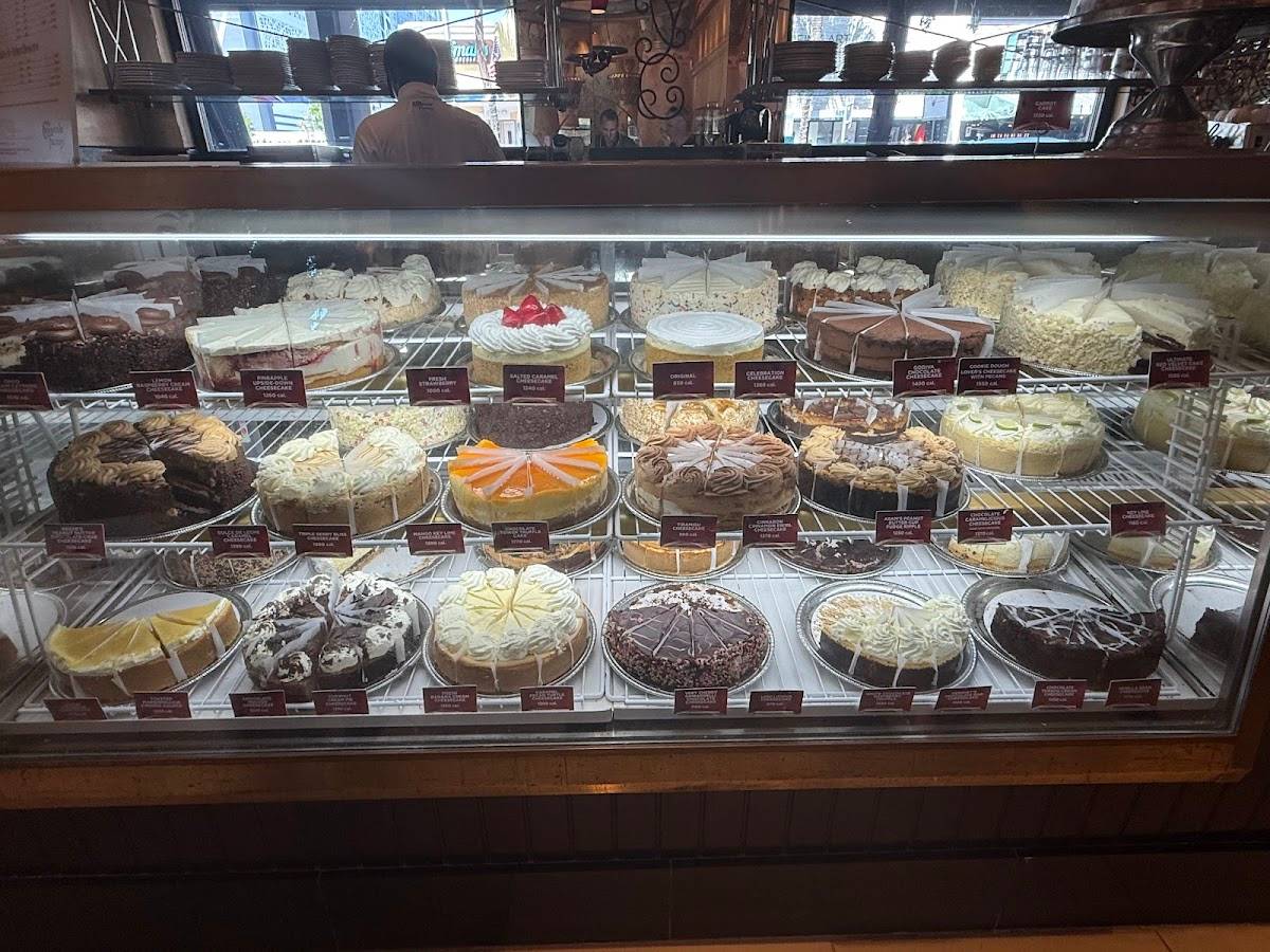 The Cheesecake Factory restaurant in Fort Lauderdale - photo 5