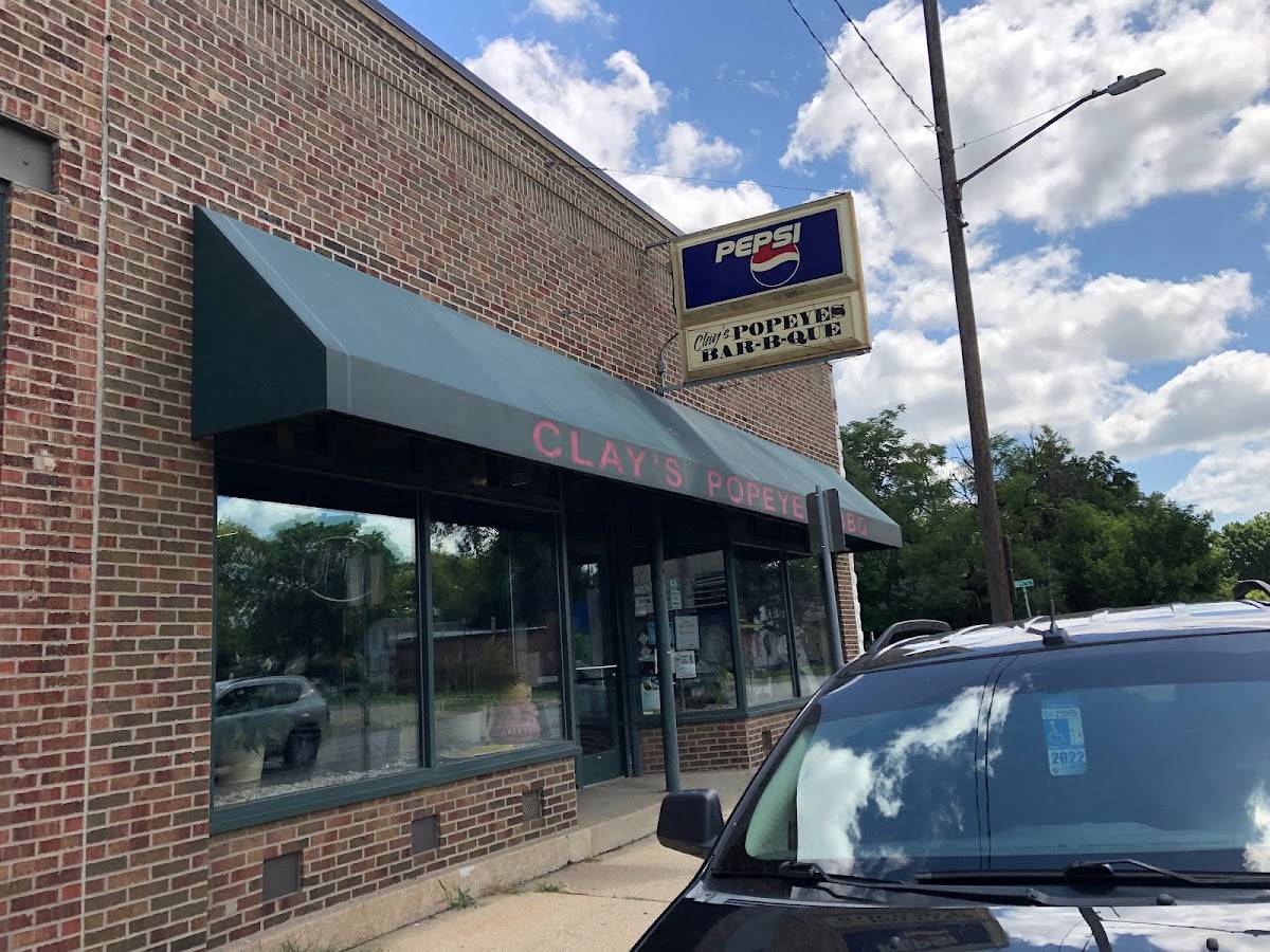 Clay's Popeye's BBQ restaurant in Springfield - photo 4