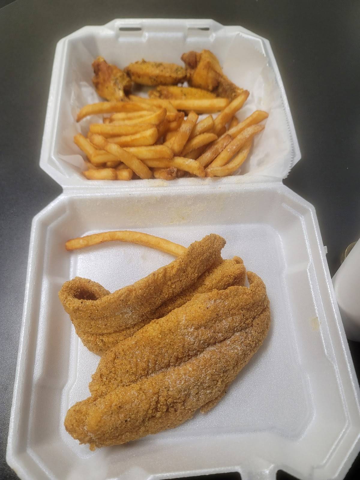 Express Chicken & Shrimp restaurant in Springfield - photo 3