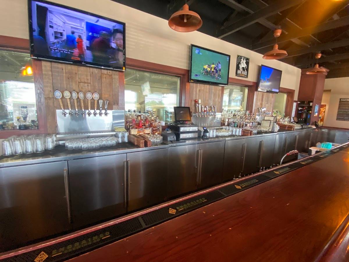 Engrained Brewing Company restaurant in Springfield - photo 3