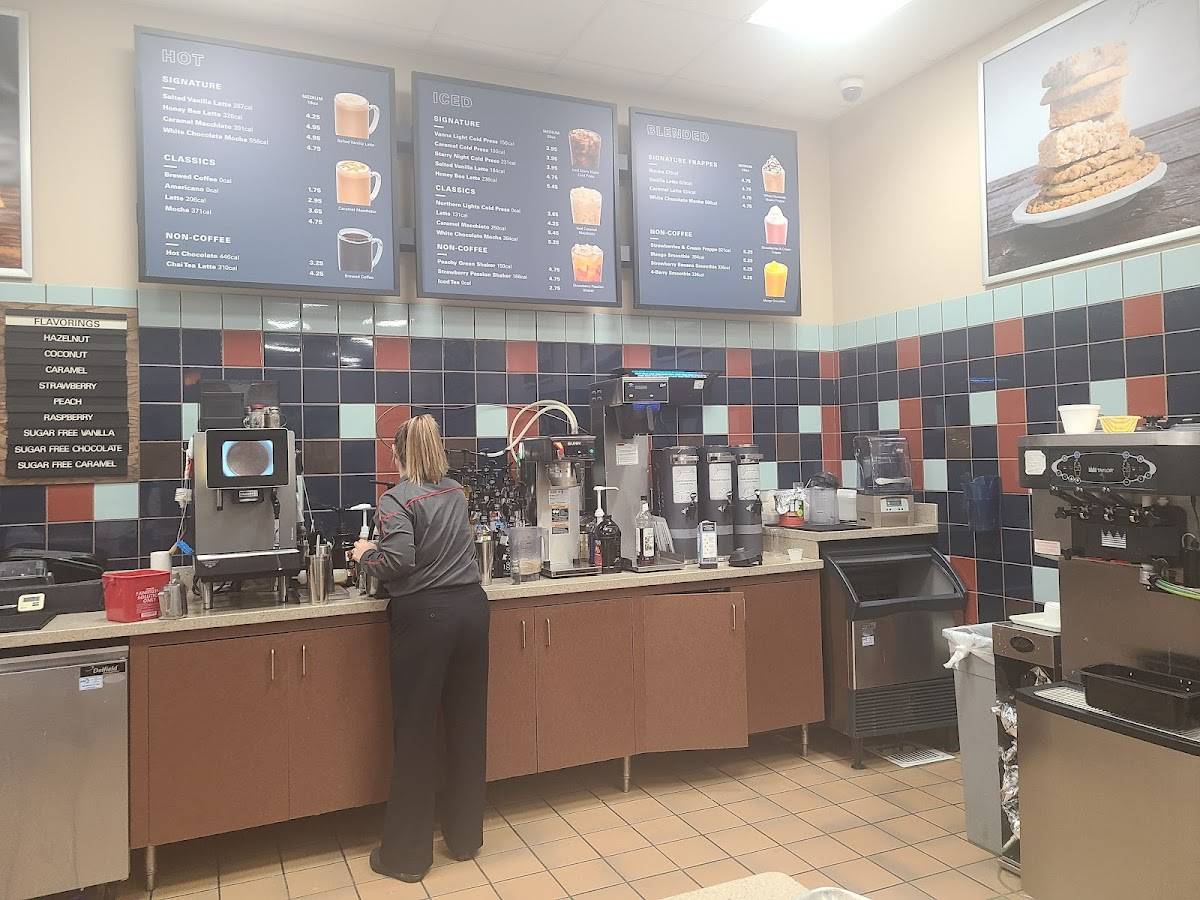 Ginna’s Café at SCHEELS restaurant in Springfield - photo 3