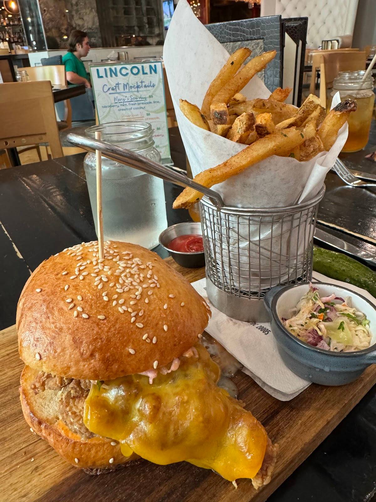 Lincoln restaurant in Washington - photo 4