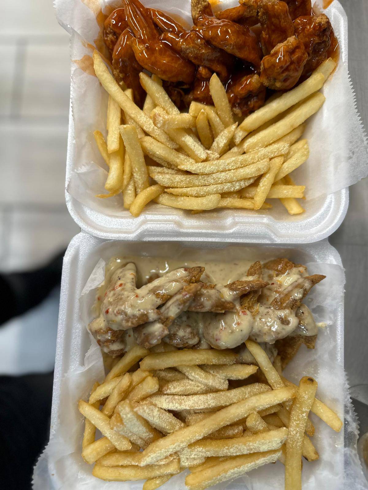 Krispy Krunchy Chicken and Jays FoodMart restaurant in Springfield - photo 2