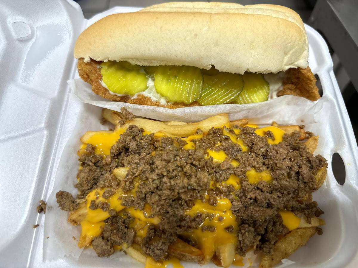 Krispy Krunchy Chicken and Jays FoodMart restaurant in Springfield - photo 3