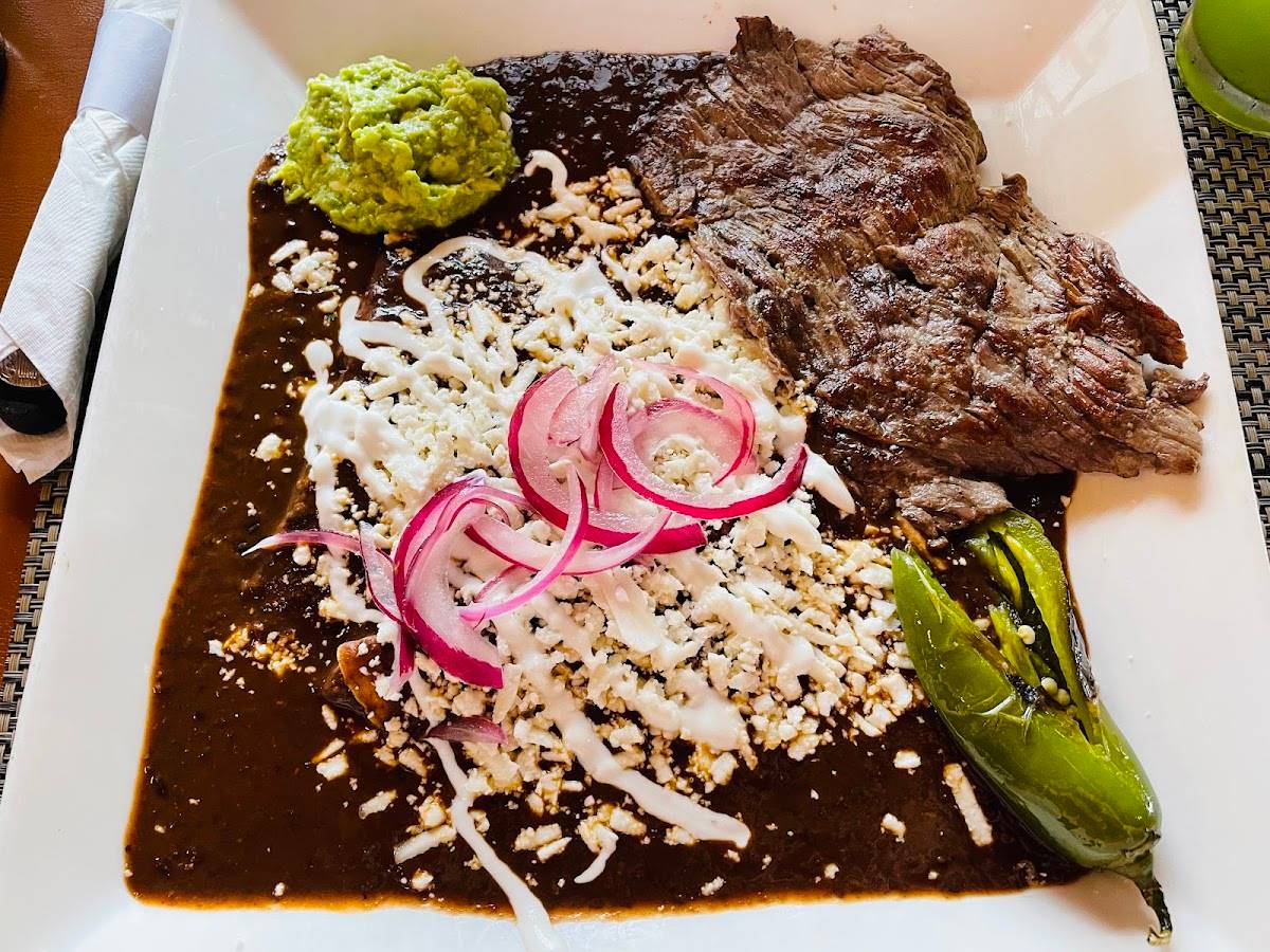 Don Chente Bar & Grill restaurant in Huntington Park - photo 3