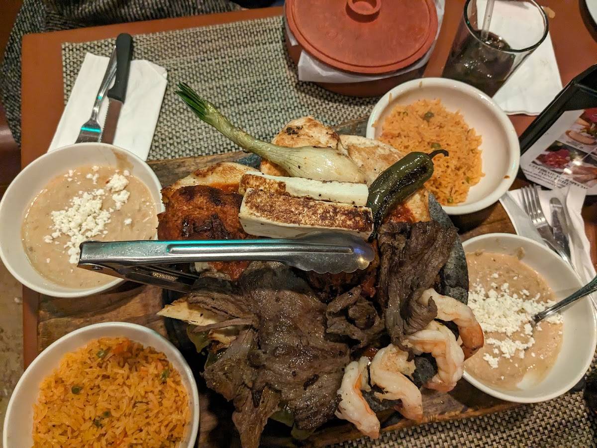 Don Chente Bar & Grill restaurant in Huntington Park - photo 4