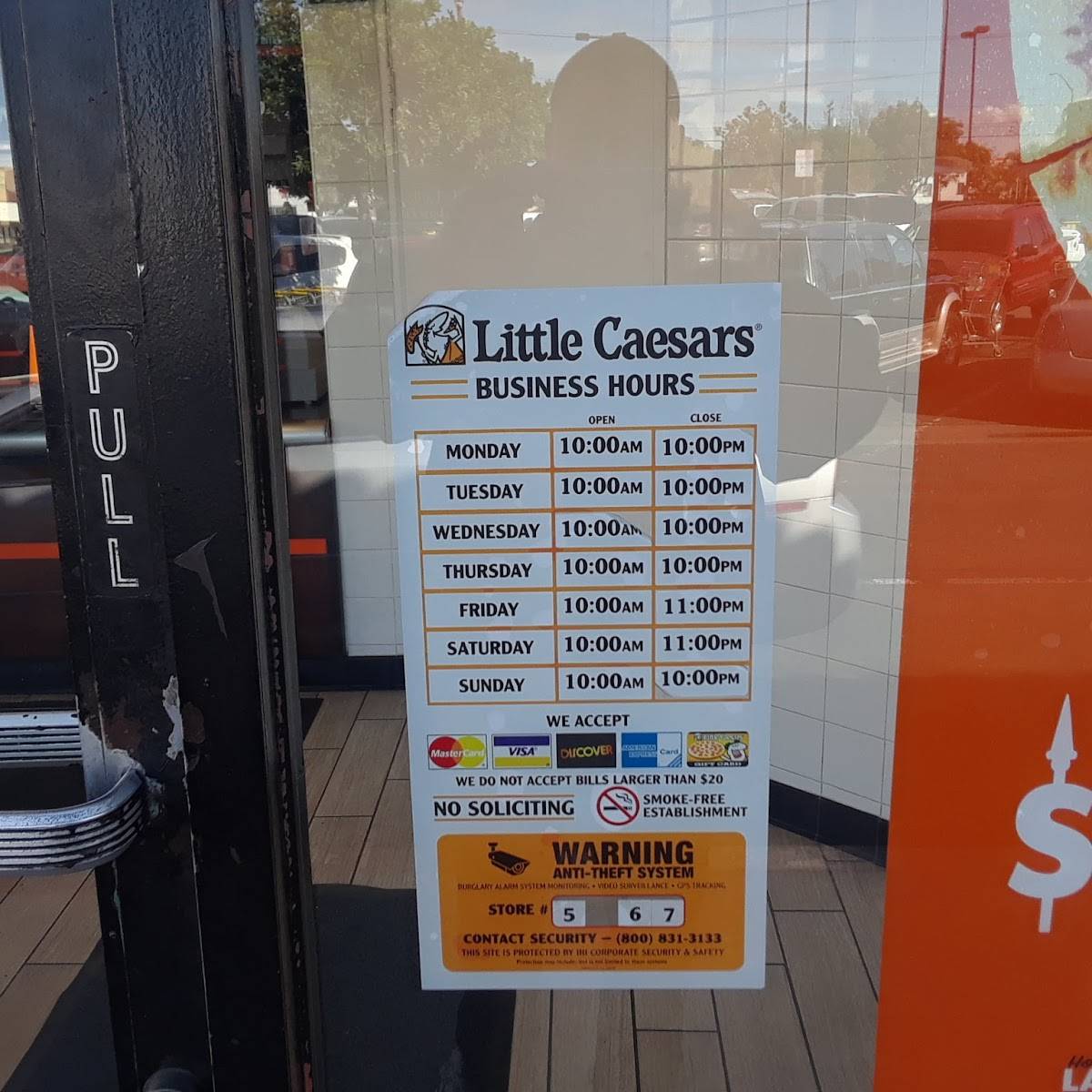 Little Caesars Pizza restaurant in Huntington Park - photo 5