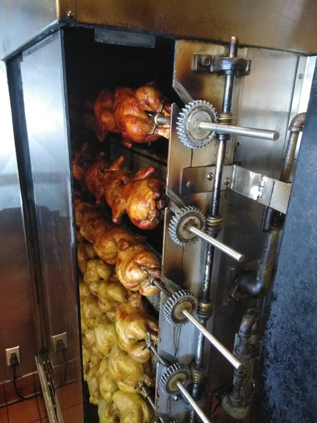 Juan's Rotisserie Pollo restaurant in Los Angeles - photo 4