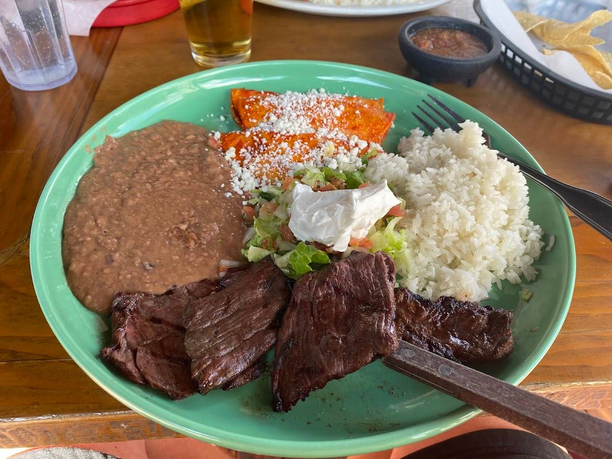 Julio's Restaurant - Photo 4