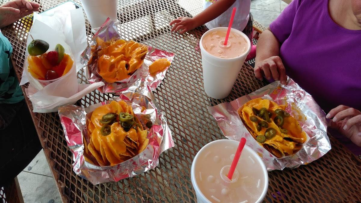 Los Cocos Mexican Restaurant Seafood & Fruteria restaurant in San Antonio - photo 2