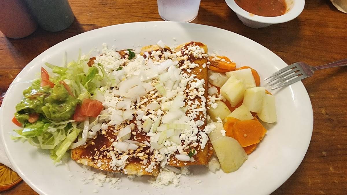 Los Cocos Mexican Restaurant Seafood & Fruteria restaurant in San Antonio - photo 4