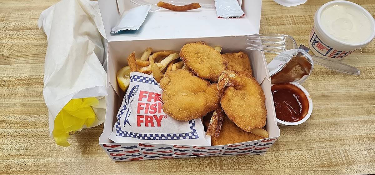 Fred's Fish Fry restaurant in San Antonio - photo 2