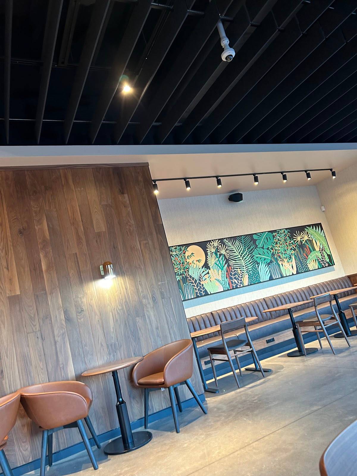 Starbucks restaurant in Edgewood - photo 3