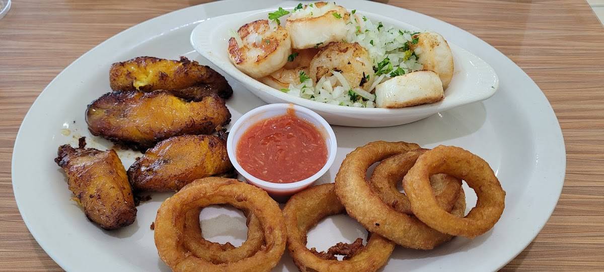 Habanos Oceanfront Dining restaurant in Islamorada - photo 2