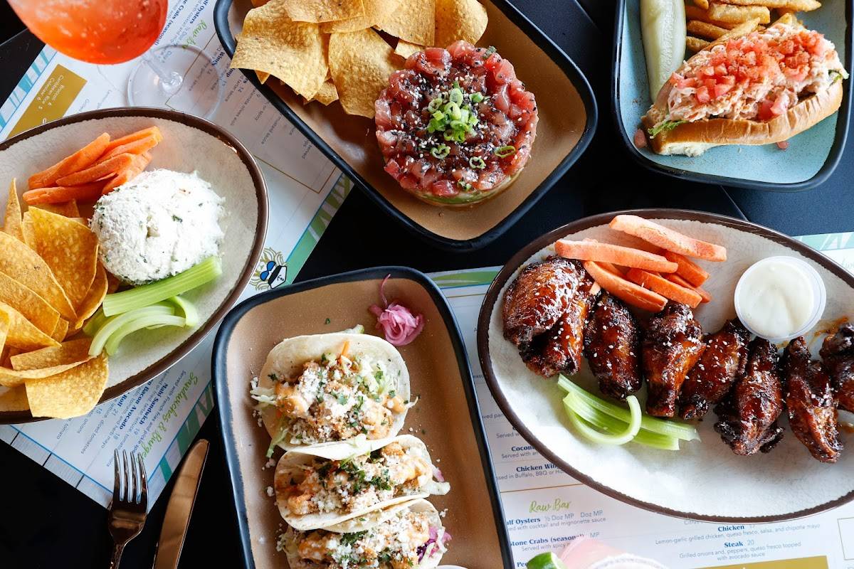 Oceanside Safari Restaurant & Lounge restaurant in Islamorada - photo 2