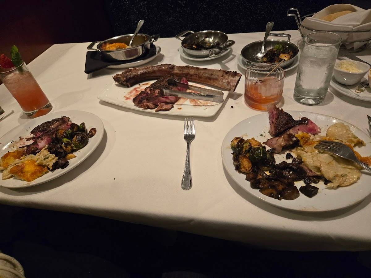 Fleming’s Prime Steakhouse & Wine Bar restaurant in Los Angeles - photo 5