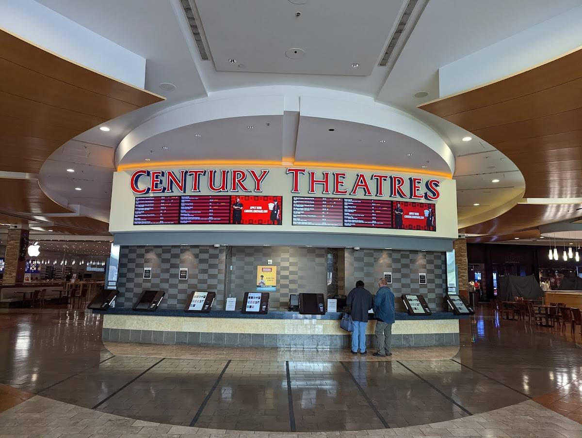 Cinemark Century Oakridge 20 XD and ScreenX restaurant in San Jose - photo 2