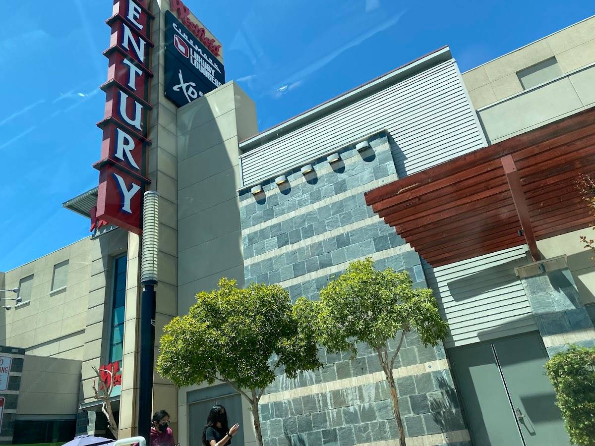 Cinemark Century Oakridge 20 XD and ScreenX restaurant in San Jose - photo 4