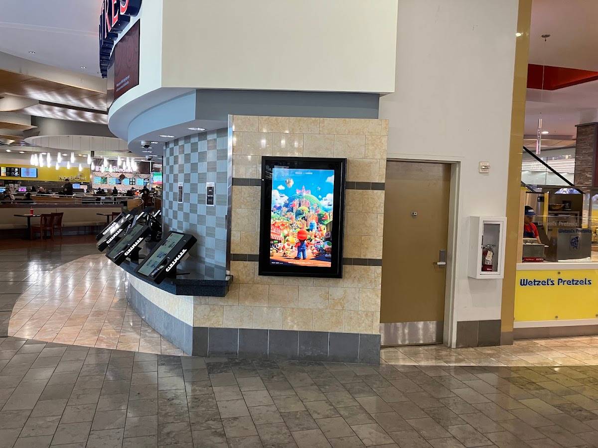 Cinemark Century Oakridge 20 XD and ScreenX restaurant in San Jose - photo 5