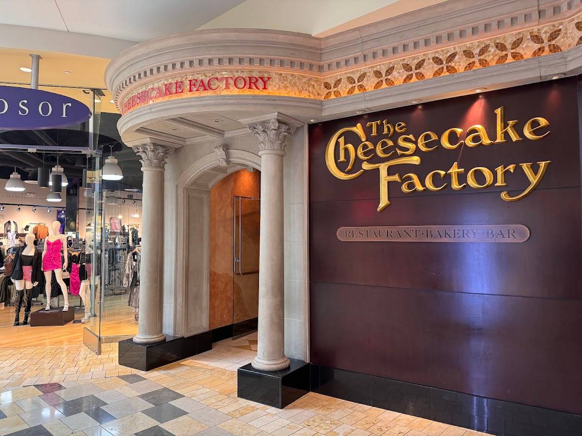 The Cheesecake Factory restaurant in San Jose - photo 5