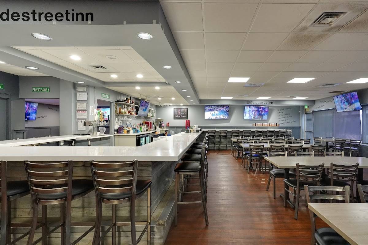 Side Street Inn