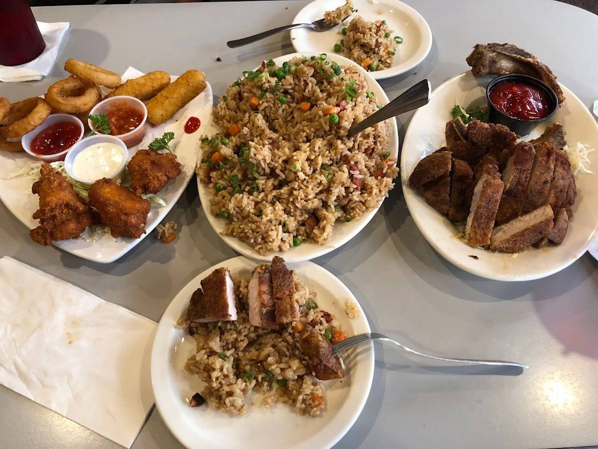Side Street Inn restaurant in Honolulu - photo 2