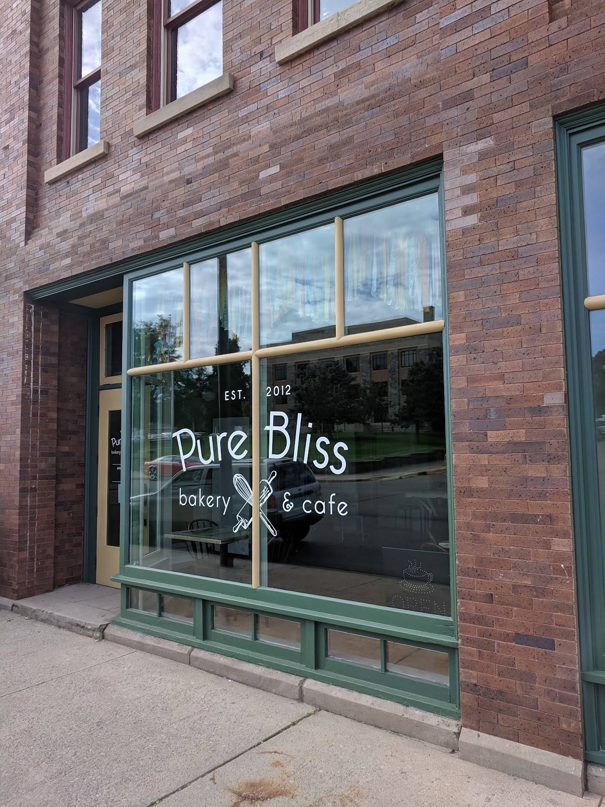 Pure Bliss Bakery & Cafe restaurant in Pierre - photo 4
