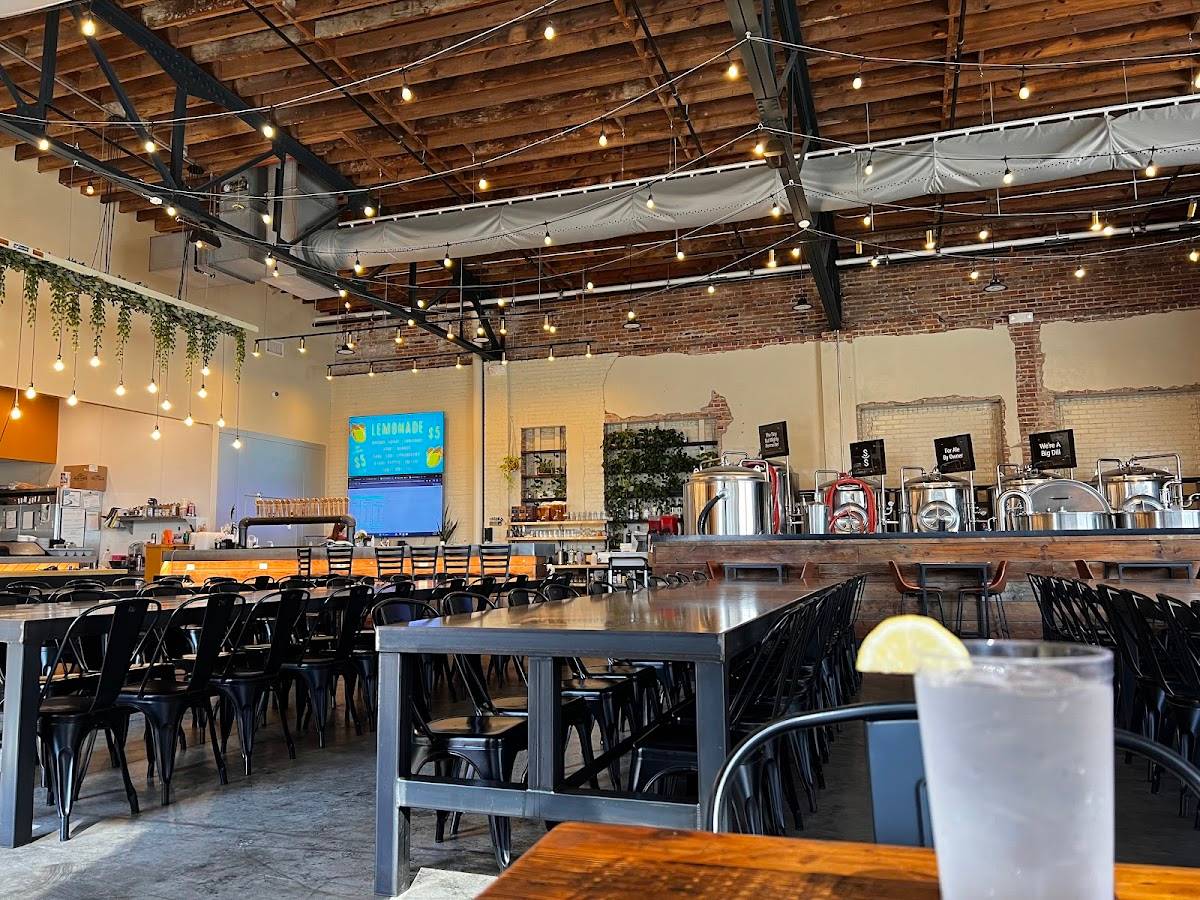 The Rogue Roundabout restaurant in Conway - photo 3
