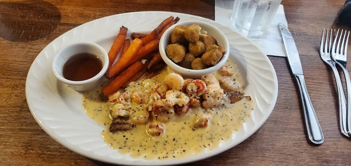 Mike's Place restaurant in Conway - photo 2