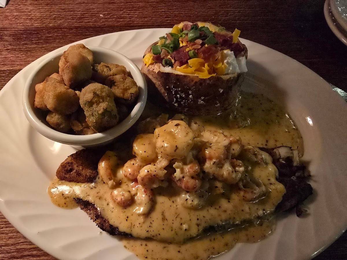 Mike's Place restaurant in Conway - photo 3