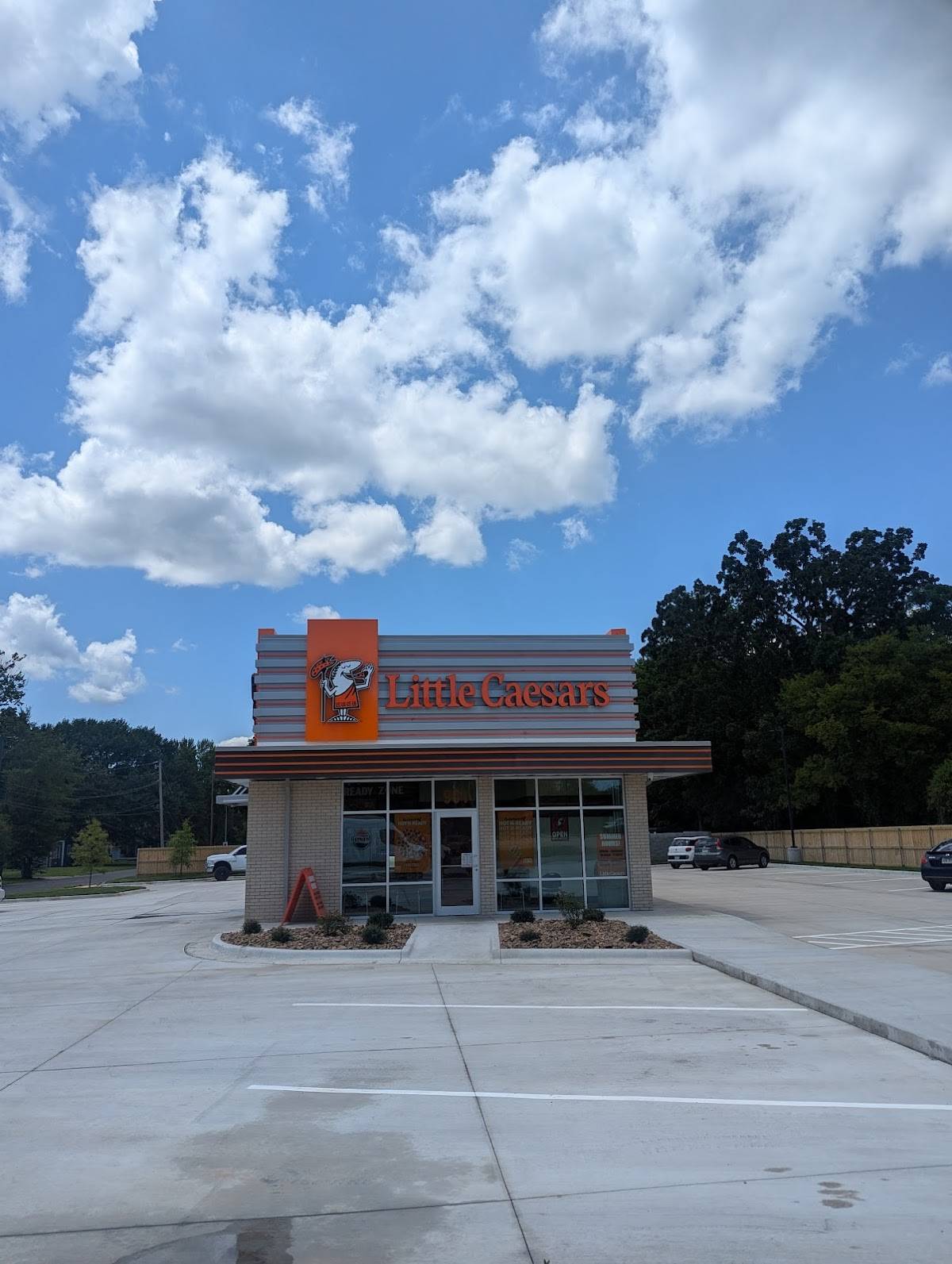 Little Caesars Pizza restaurant in Russellville - photo 2