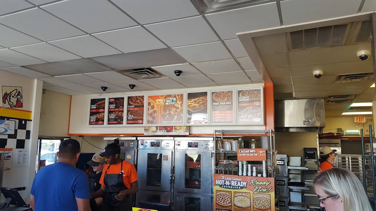Little Caesars Pizza restaurant in Russellville - photo 3