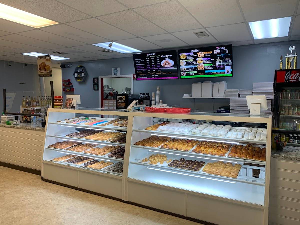 Donuts Donuts of Morrilton AR restaurant in Morrilton - photo 3