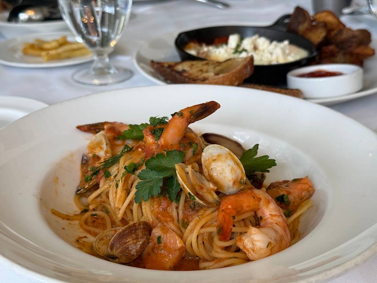 Hart House Restaurant restaurant in Burnaby - photo 3