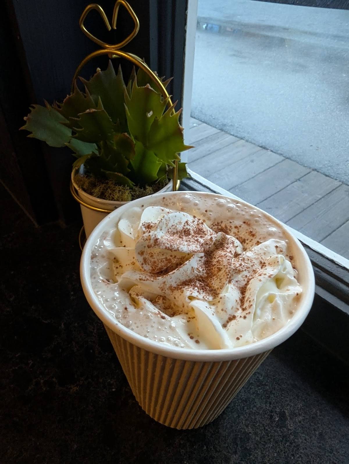 Mai’s Café restaurant in Burnaby - photo 2