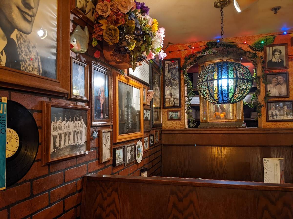 Buca di Beppo Italian Restaurant - Photo 4