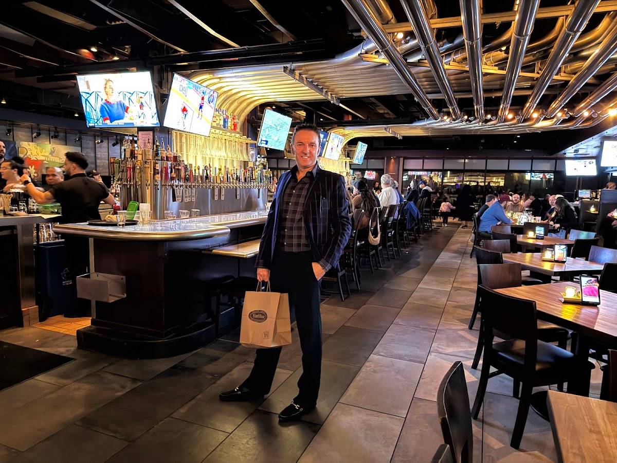Yard House restaurant in Las Vegas - photo 4
