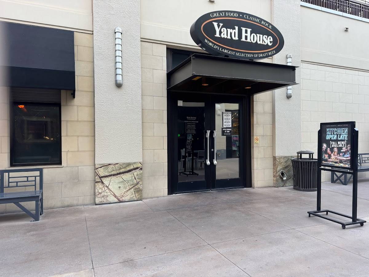 Yard House restaurant in Las Vegas - photo 5