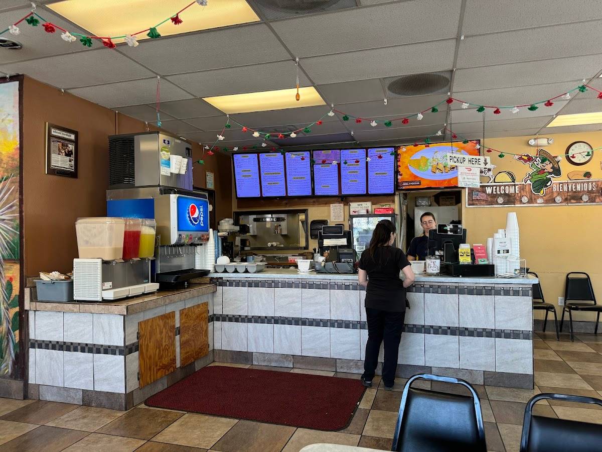 Taqueria Los Gordos restaurant in Redding - photo 4