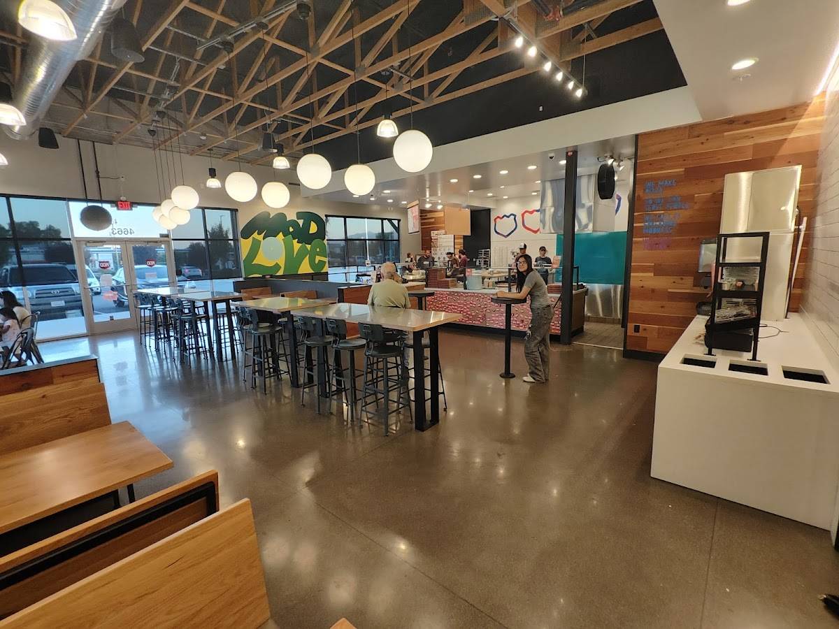 MOD Pizza restaurant in Redding - photo 4