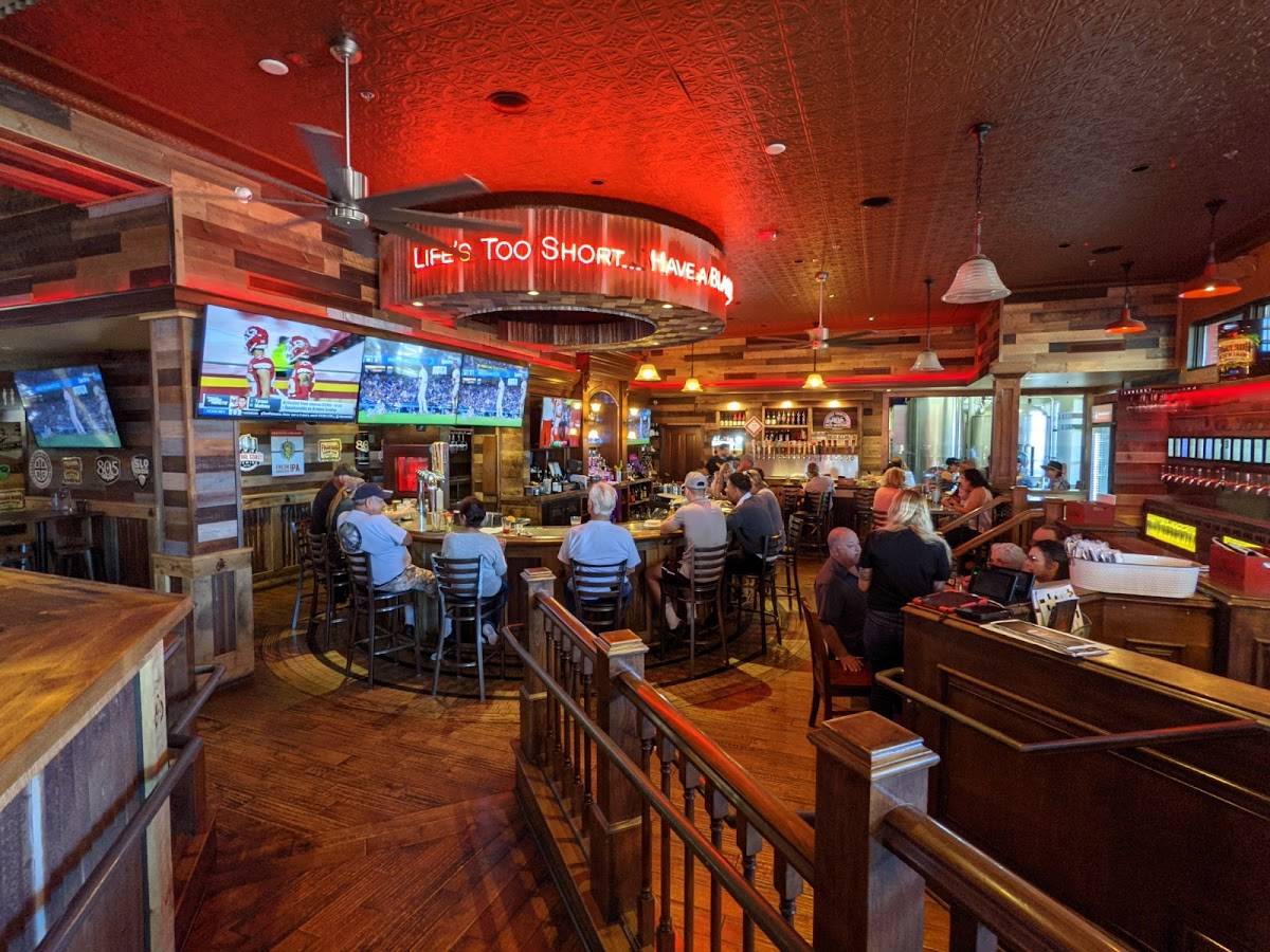 Blast 825 Brewery restaurant in Orcutt - photo 3