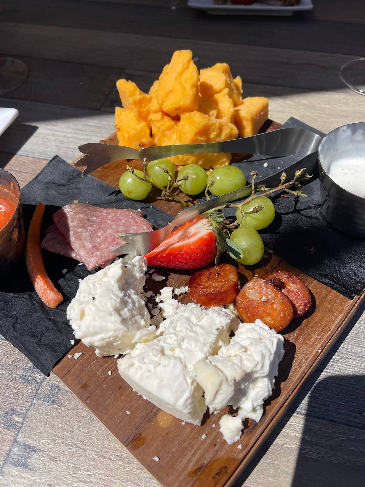 805 Charcuterie restaurant in Santa Maria - photo 2