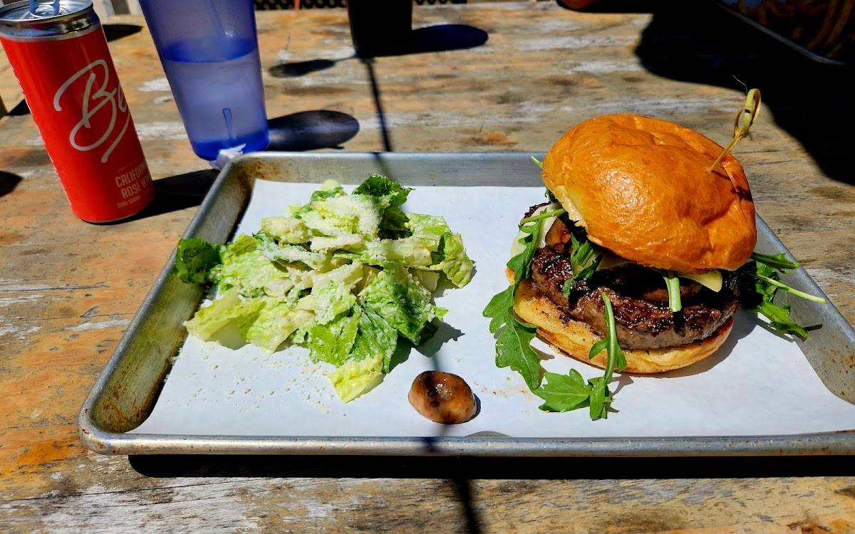 The Salty Brigade Kitchen restaurant in Santa Maria - photo 4