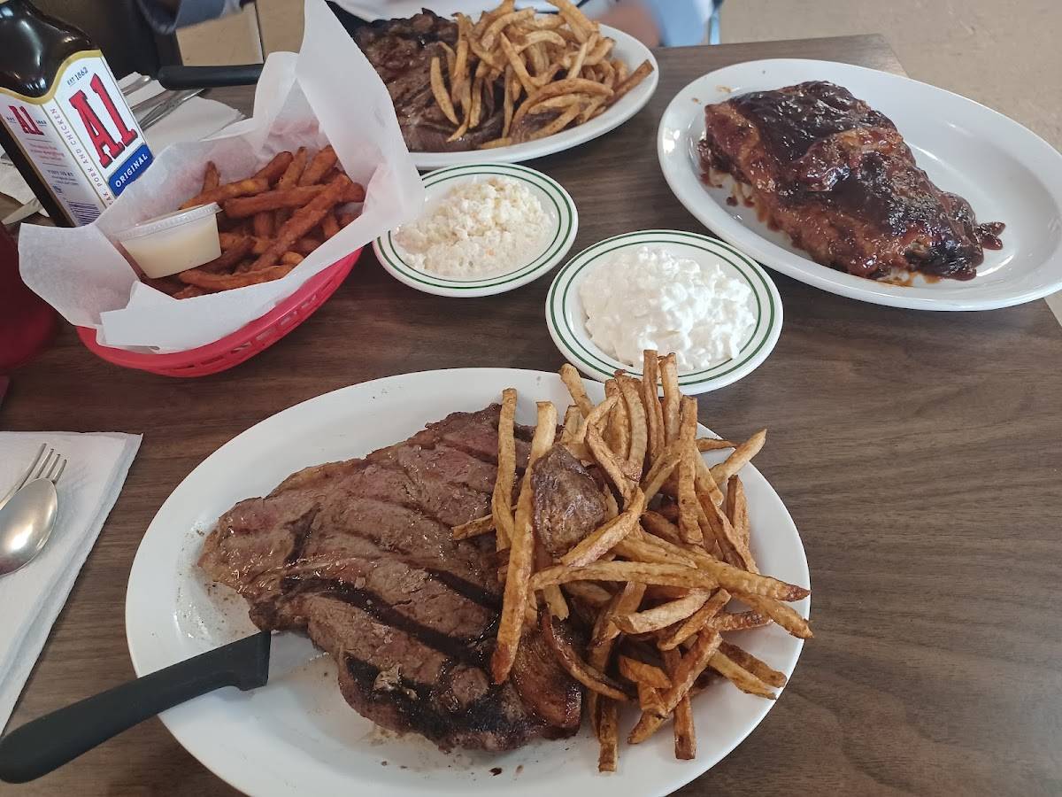 Pleasant Corner Restaurant restaurant in Keeseville - photo 2